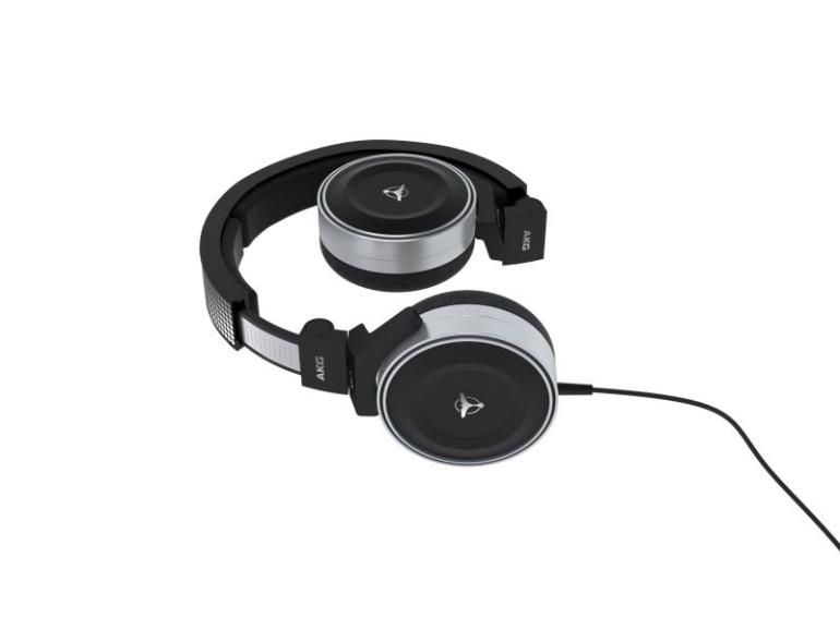 AKG K67/167 TIËSTO: Výzva pro DJ nadšence