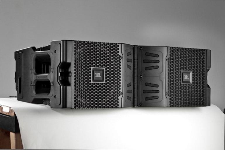 JBL: VTX V20 a S25 – nové modely špičkového Line Array systému