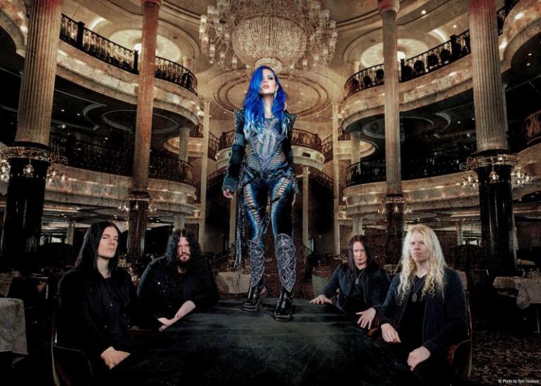 Alissa White-Gluz - Děsivá kráska