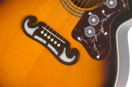 Epiphone EJ-200CE: Electroacoustic Guitar