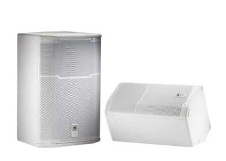 JBL: Reproboxy JBL série PRX 400 v bílém kabátě