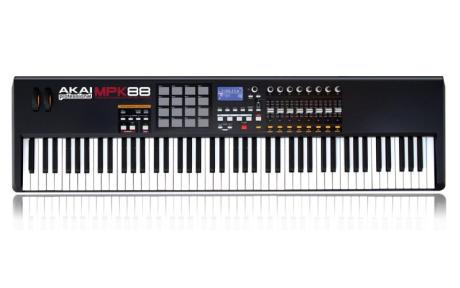 Akai MPK88 - řídicí klaviatura s kladívkovou mechanikou