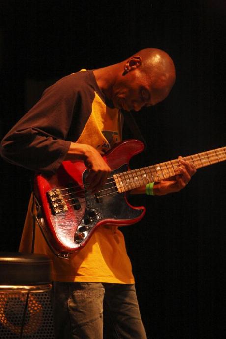 Bass profil - Reggie Washington