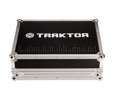 Native Instrument Traktor Kontrol S4 - all-in-one DJský kontrolér se zabudovanou zvukovou kartou