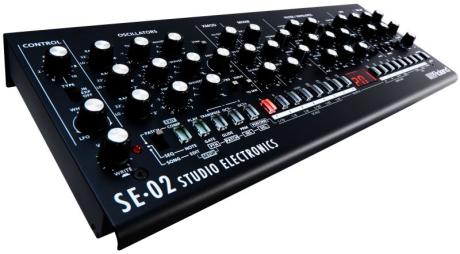 Roland SE-02 - monofonní analogový syntezátor