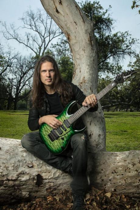 Kiko Loureiro - Thrashový Menšík