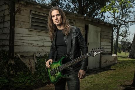 Kiko Loureiro - Thrashový Menšík